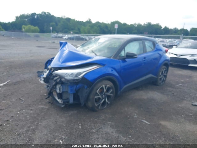 Toyota C-HR XLE 2020 NMTKHMBX5LR112571 Image 2