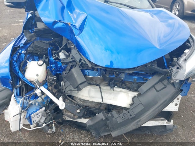 Toyota C-HR XLE 2020 NMTKHMBX5LR112571 Image 6
