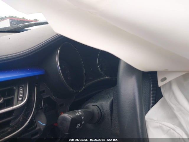 Toyota C-HR XLE 2020 NMTKHMBX5LR112571 Image 7