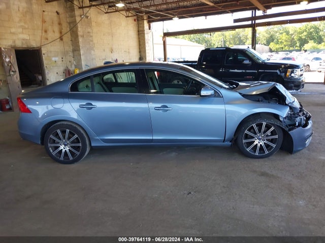 Volvo S60 Inscription T5 2017 LYV402TK7HB154584 Image 13