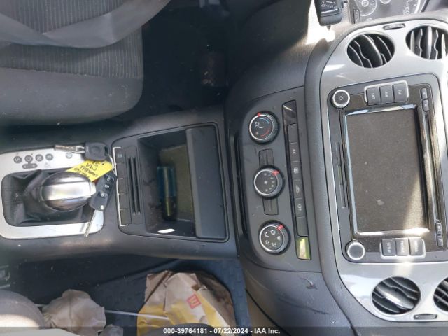 WVGAV7AX0FW523305 Volkswagen TIGUAN S