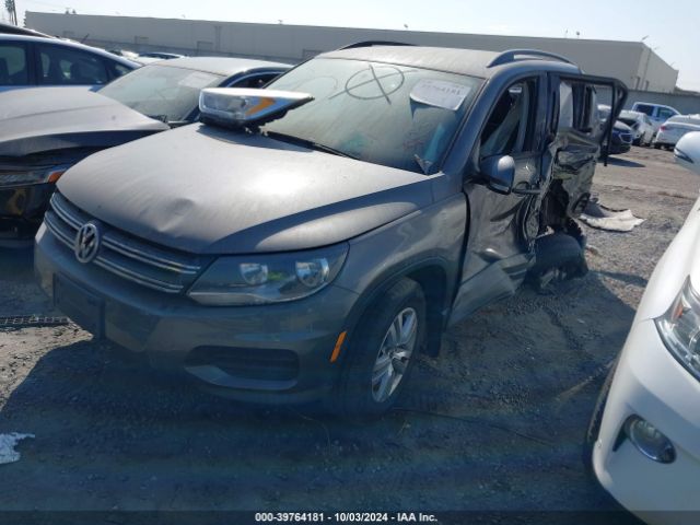 WVGAV7AX0FW523305 Volkswagen TIGUAN S
