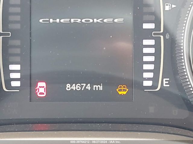 1C4PJLCB3JD621222 Jeep Cherokee Latitude Fwd