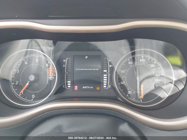 1C4PJLCB3JD621222 Jeep Cherokee Latitude Fwd
