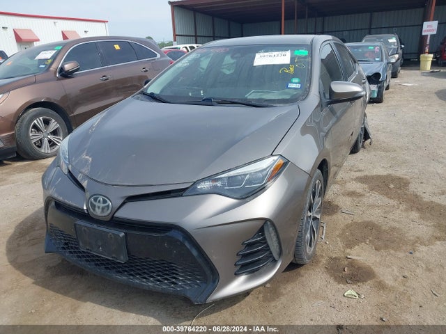 Toyota COROLLA SE 2017 5YFBURHE2HP673858 Image 2