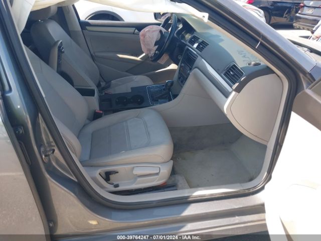 1VWAT7A33EC110119 Volkswagen Passat 1.8t Wolfsburg Edition