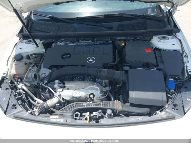 WDD3G4EB2KW028835 Mercedes-Benz A 220