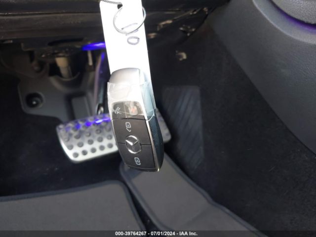 WDD3G4EB2KW028835 Mercedes-Benz A 220