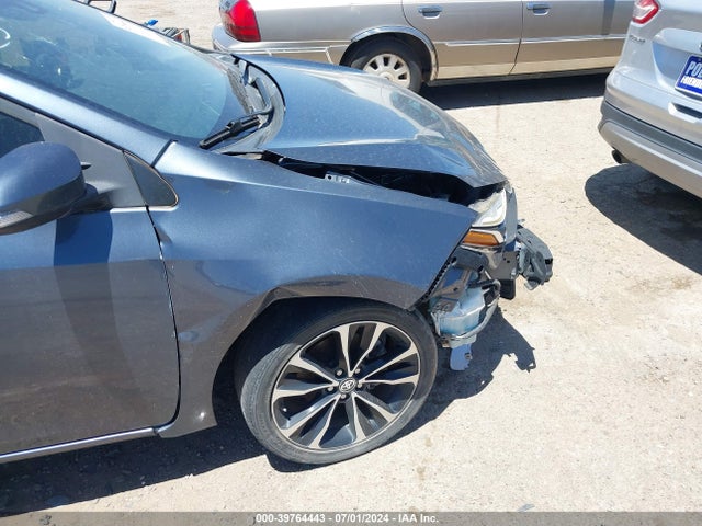 Toyota COROLLA SE 2018 5YFBURHE0JP839364 Image 17