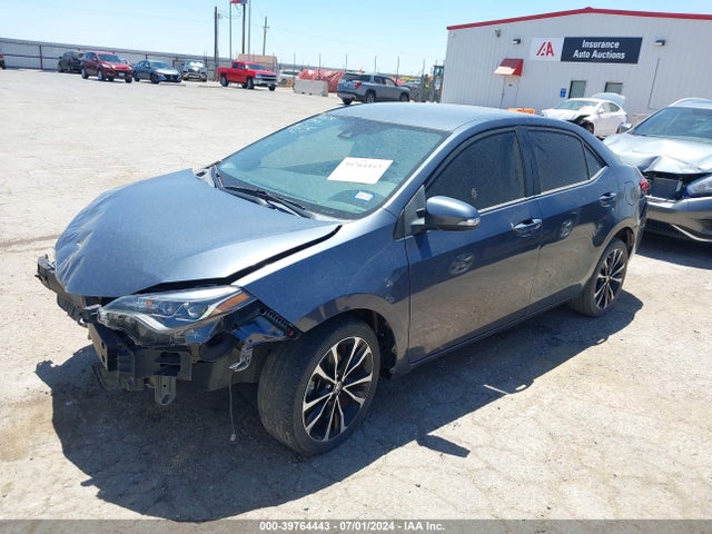 Toyota COROLLA SE 2018 5YFBURHE0JP839364 Image 2