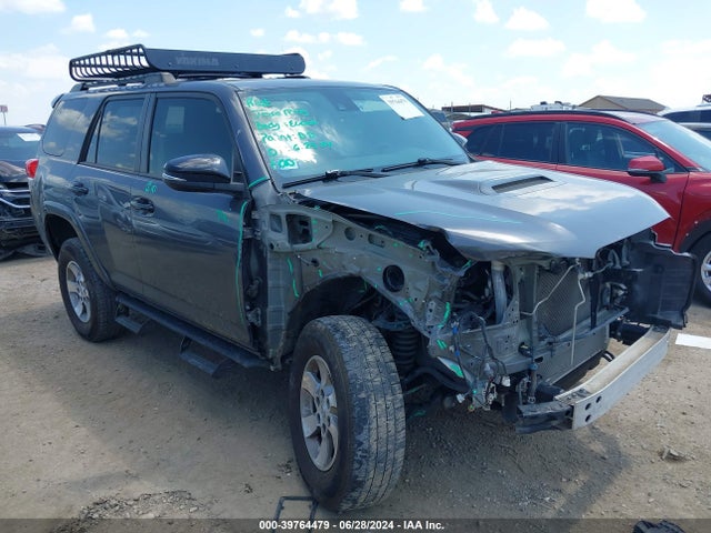 Toyota 4runner Venture Special Edition 2021 JTEHU5JR3M5878544 главное изображение