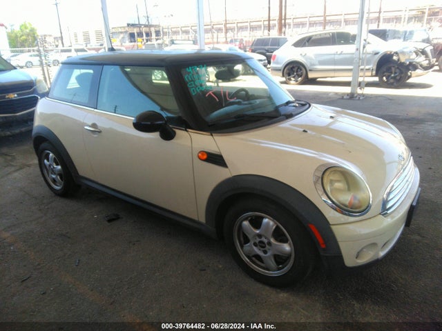 2009 MINI COOPER WMWMF33559TW76395 Photo 0
