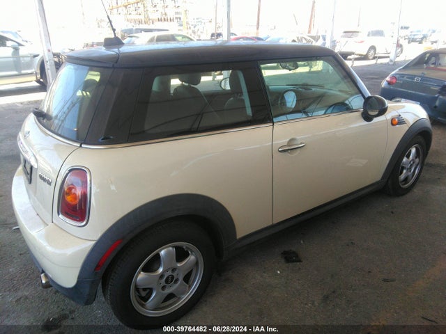 2009 MINI COOPER WMWMF33559TW76395 Photo 3