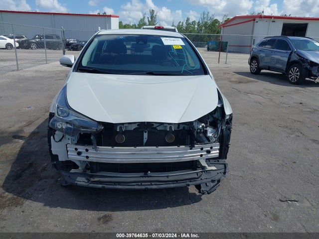 Toyota Prius L Eco 2020 JTDKARFU8L3112729 Image 6