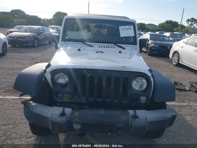 1C4BJWDG9HL512947 Jeep Wrangler Unlimited Willys Wheeler