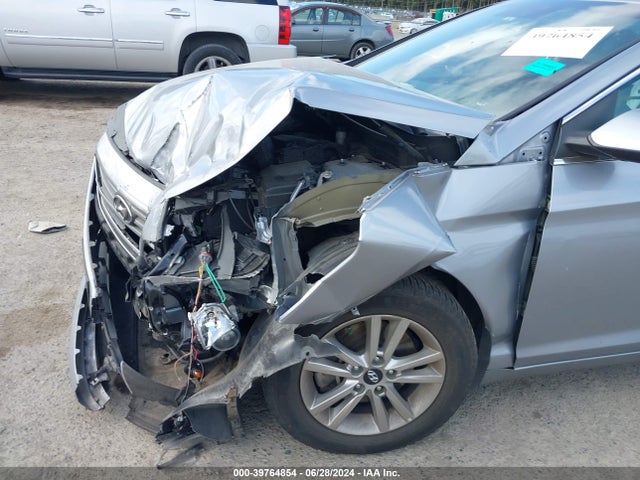 Hyundai SONATA SE 2017 5NPE24AF6HH541739 Image 12