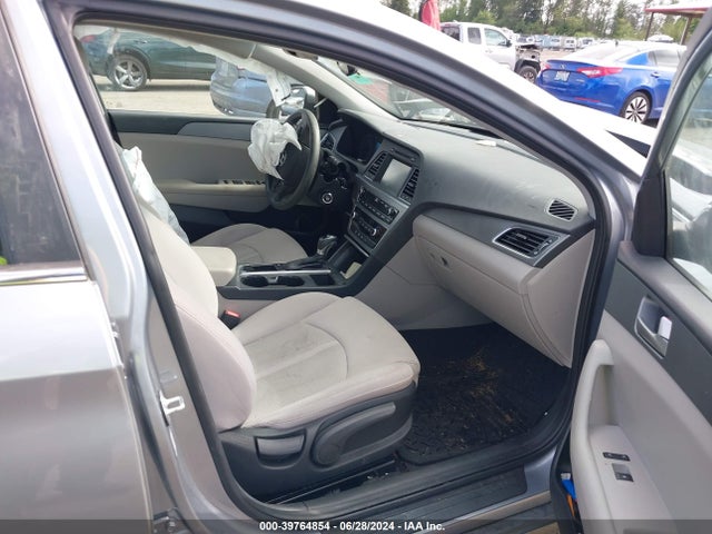 Hyundai SONATA SE 2017 5NPE24AF6HH541739 Image 5
