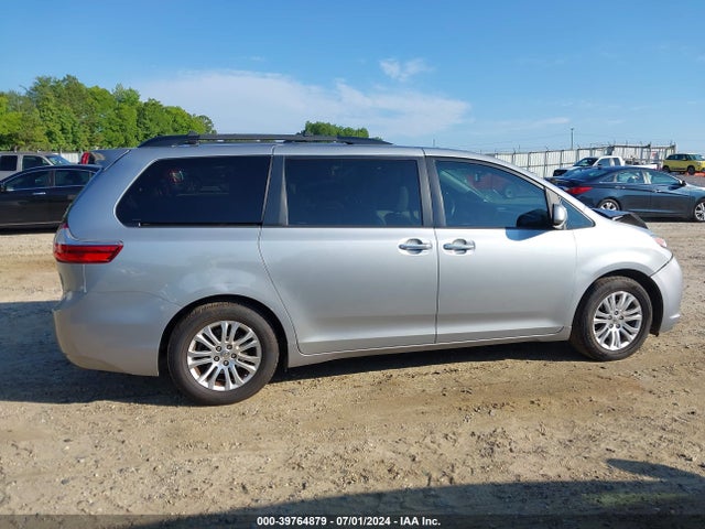 Toyota Sienna Xle 8 Passenger 2015 5TDYK3DC4FS622500 Image 13