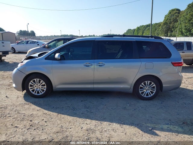 Toyota Sienna Xle 8 Passenger 2015 5TDYK3DC4FS622500 Image 14