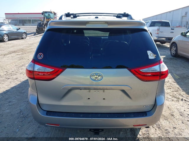 Toyota Sienna Xle 8 Passenger 2015 5TDYK3DC4FS622500 Image 16