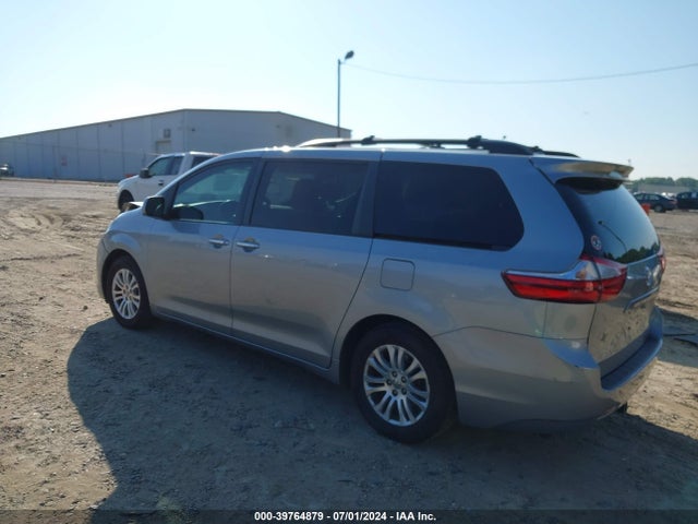 Toyota Sienna Xle 8 Passenger 2015 5TDYK3DC4FS622500 Image 3