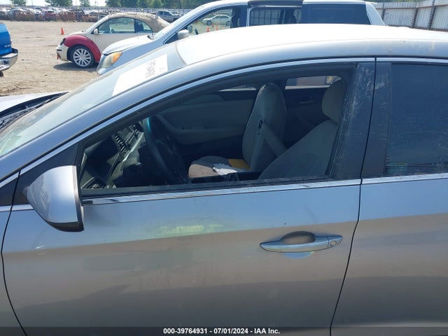 Hyundai Sonata 2017 5NPE24AF8HH503462 Image 13