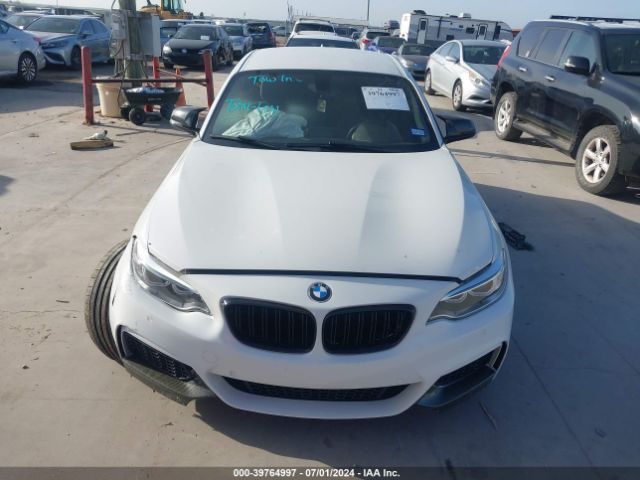 WBA2G1C3XHV639403 BMW M240i