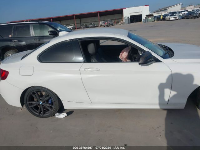 WBA2G1C3XHV639403 BMW M240i