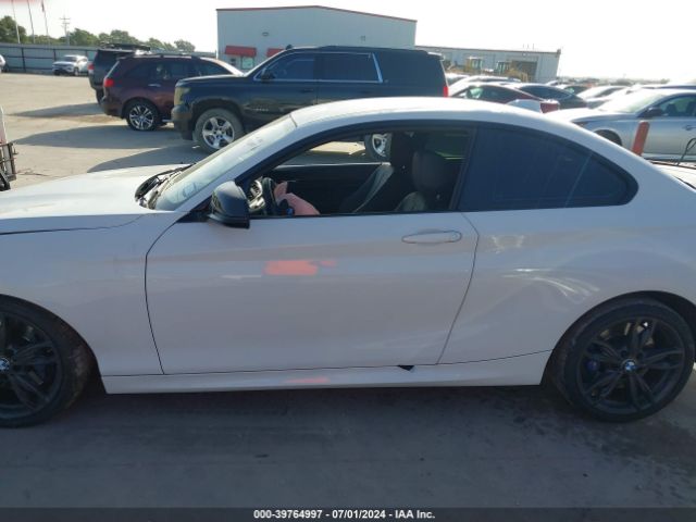 WBA2G1C3XHV639403 BMW M240i