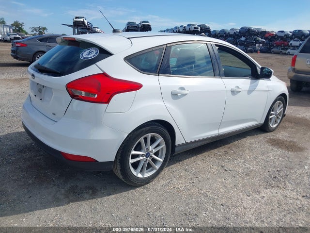 Ford FOCUS SE 2018 1FADP3K23JL234698 Image 4