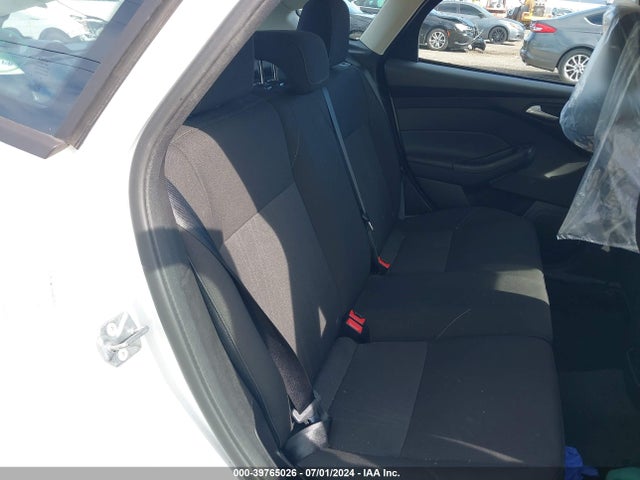 Ford FOCUS SE 2018 1FADP3K23JL234698 Image 8