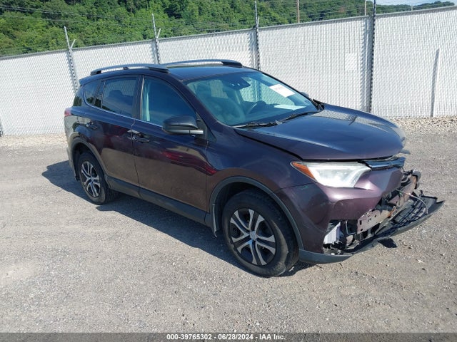 Toyota RAV4 LE 2018 2T3BFREV4JW770442 головне зображення