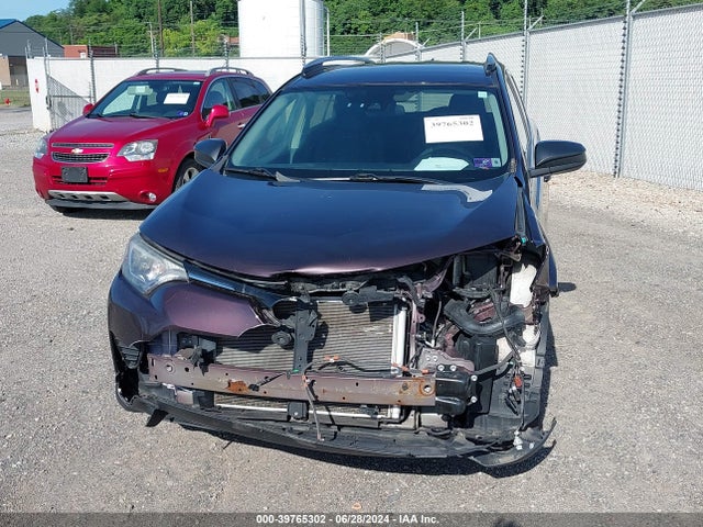 Toyota RAV4 LE 2018 2T3BFREV4JW770442 Image 13