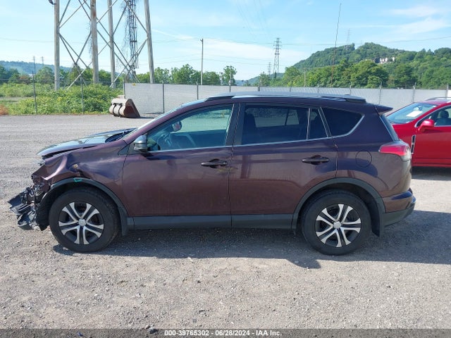 Toyota RAV4 LE 2018 2T3BFREV4JW770442 Image 15