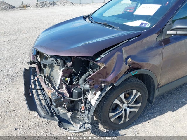 Toyota RAV4 LE 2018 2T3BFREV4JW770442 Image 18