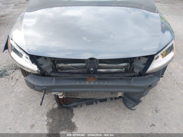 3VWDB7AJ6JM237843 Volkswagen Jetta 1.4t Se/1.4t Wolfsburg Edition