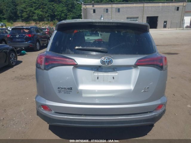 2T3BFREV5JW726630 Toyota RAV4 LE