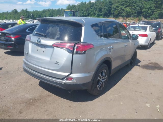 2T3BFREV5JW726630 Toyota RAV4 LE