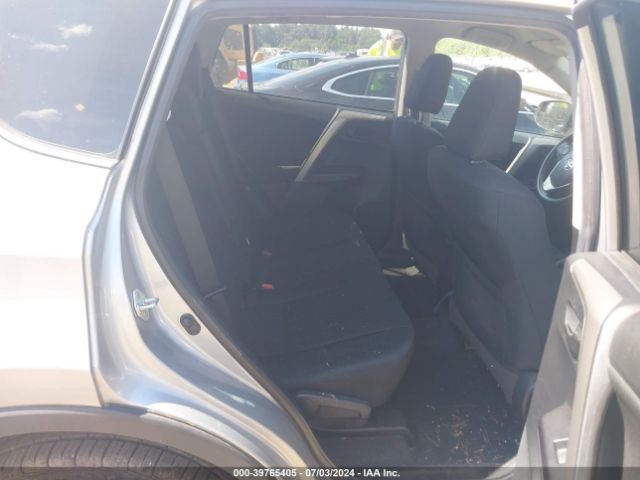 2T3BFREV5JW726630 Toyota RAV4 LE