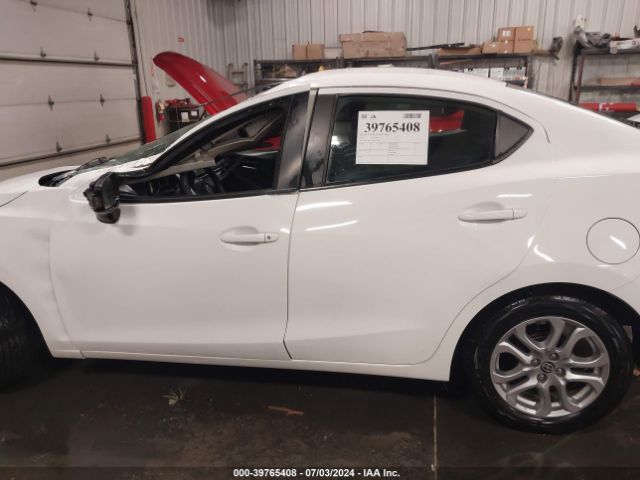 3MYDLBZV3GY102803 Scion IA