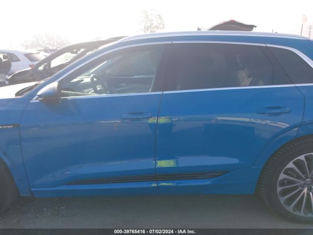 WA1VAAGE9KB021019 Audi E-tron Premium Plus