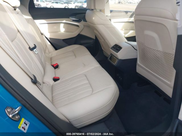 WA1VAAGE9KB021019 Audi E-tron Premium Plus