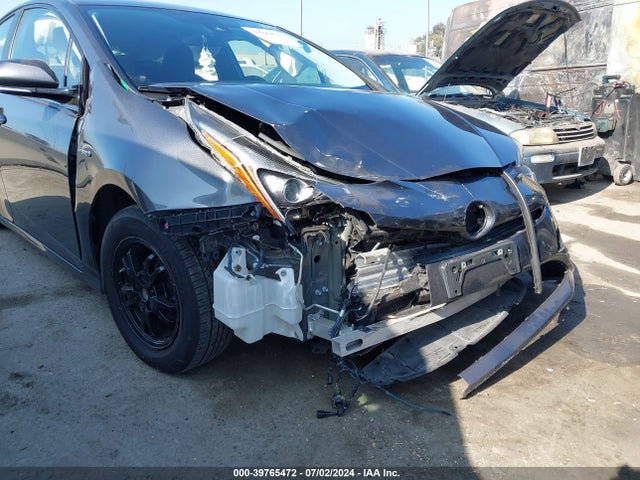 Toyota Prius Two 2017 JTDKBRFU3H3043873 Image 6