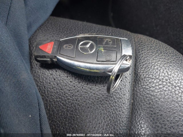 WDDGF8AB7ER313907 Mercedes-Benz C 300 Luxury 4matic/sport 4matic