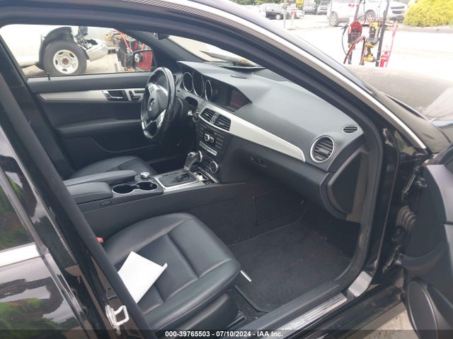 WDDGF8AB7ER313907 Mercedes-Benz C 300 Luxury 4matic/sport 4matic