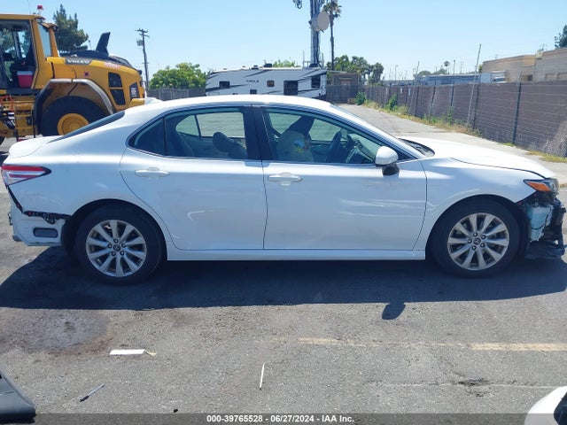 Продажа на аукционе авто 2019 Toyota Camry Le, vin: 4T1B11HK3KU799328, номер лота: 39765528