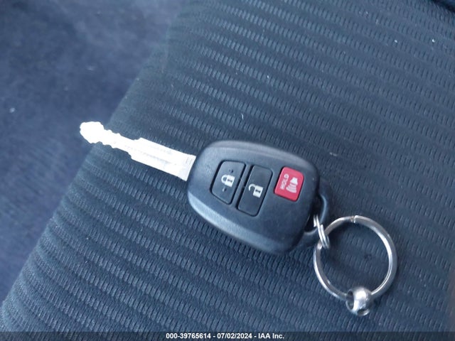 Toyota RAV4 LE 2016 2T3BFREV0GW536355 Image 11
