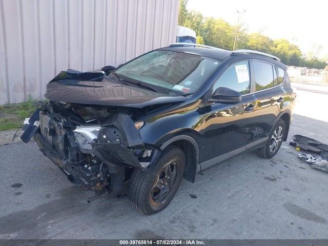 Toyota RAV4 LE 2016 2T3BFREV0GW536355 Image 2