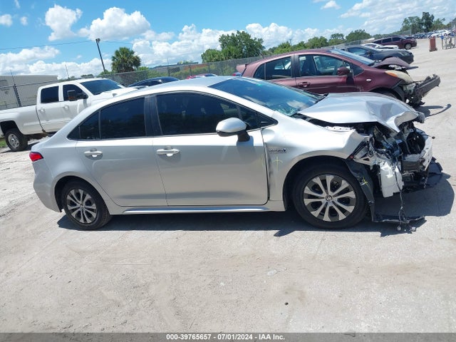 Toyota Corolla Hybrid Le 2021 JTDEAMDE9MJ004385 Image 13
