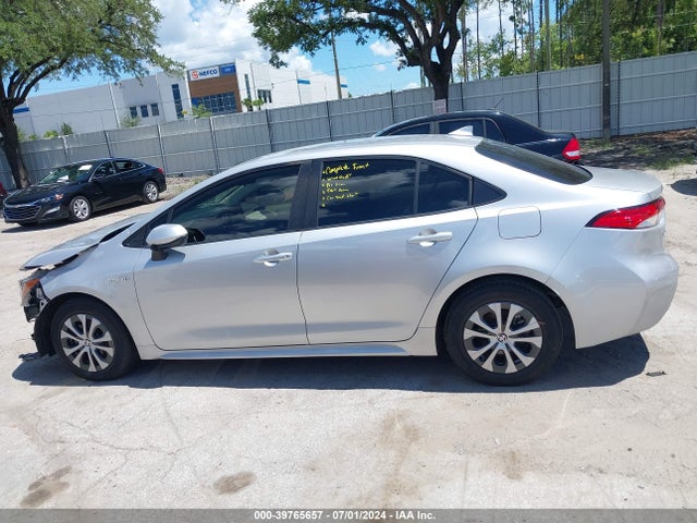 Toyota Corolla Hybrid Le 2021 JTDEAMDE9MJ004385 Image 14